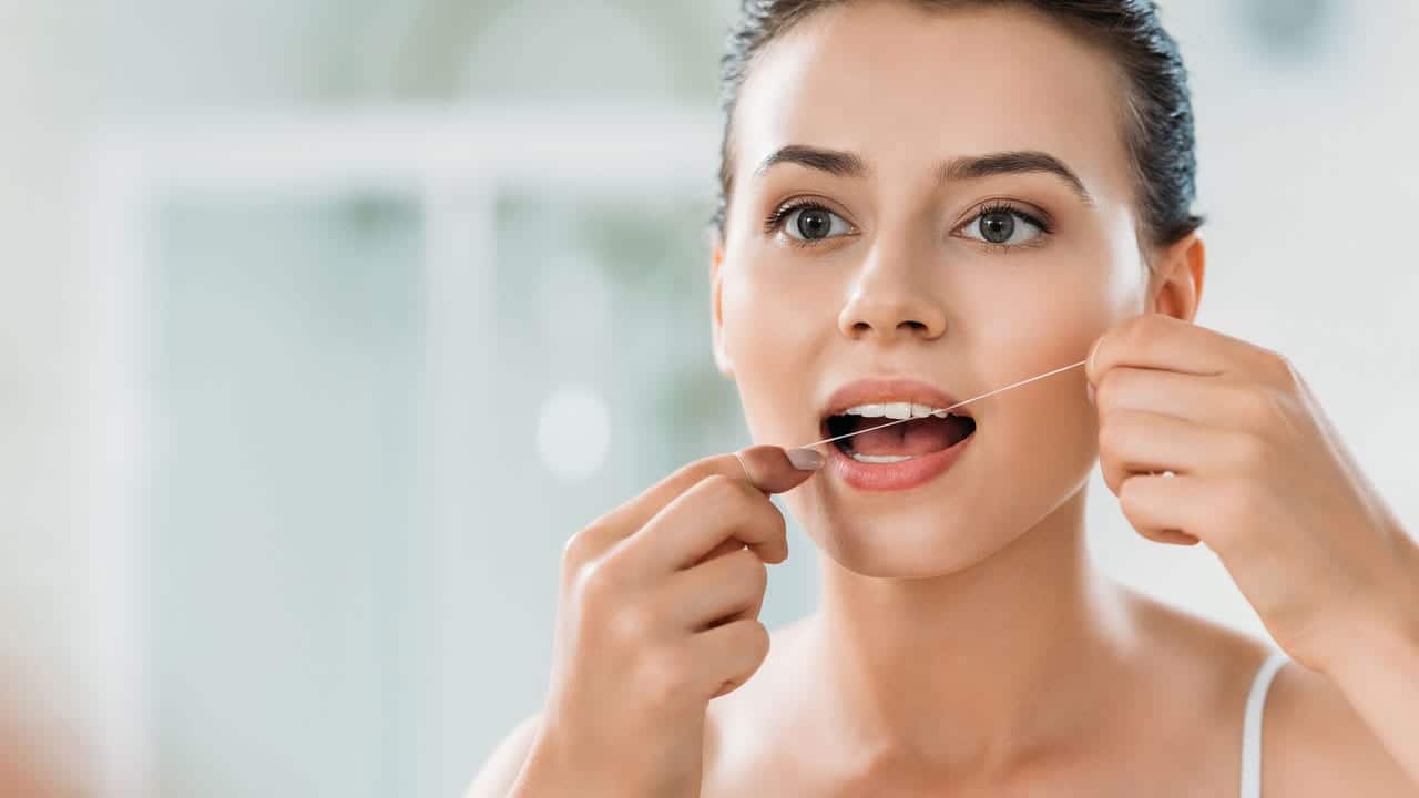 The Link Between Poor Flossing and Gum Disease Aylesbury